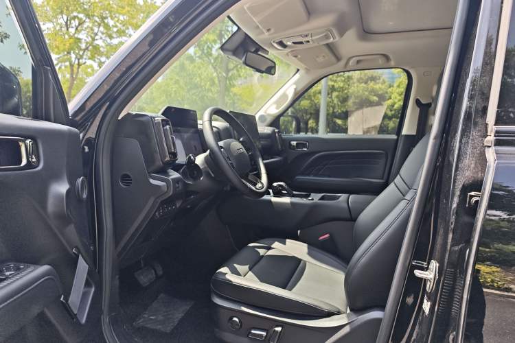 Used Haval Raptor New Energy 2024 Hi4 145 Cross-Over Edition Interior 4
