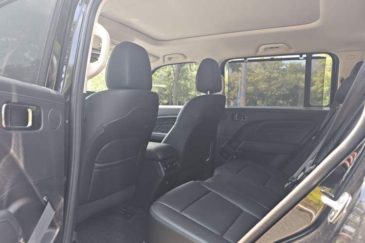 Used Haval Raptor New Energy 2024 Hi4 145 Cross-Over Edition Interior 5