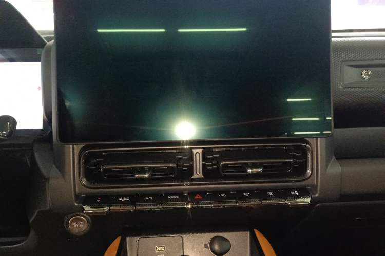 Used Haval Raptor New Energy 2023 Hi4 102 Exploration Edition Audio And AC Panel