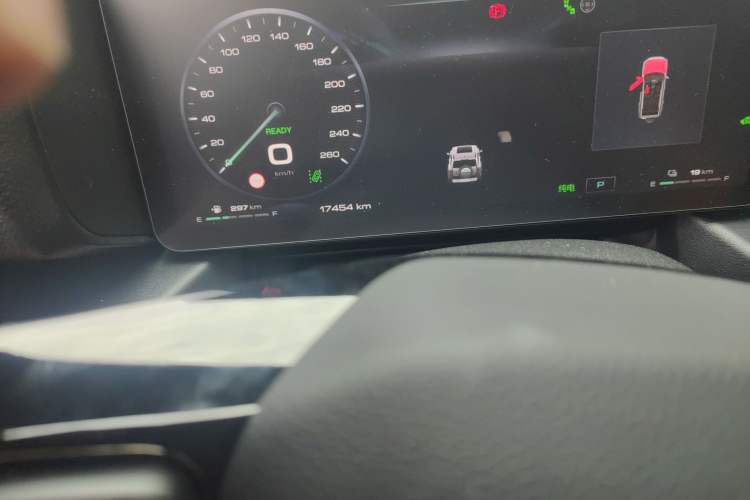 Used Haval Raptor New Energy 2023 Hi4 102 Exploration Edition Odometer Close Up