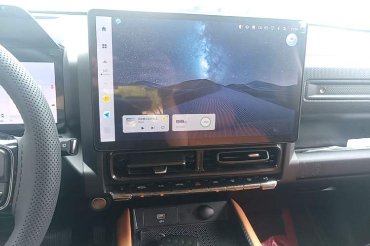 Used Haval Raptor New Energy 2023 Hi4 145 Explorer Edition Audio And AC Panel