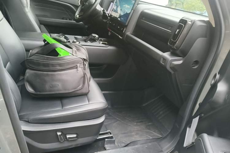 Used Haval Raptor New Energy 2023 Hi4 102 Exploration Edition Right Front Seat