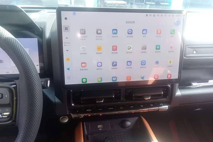Used Haval Raptor New Energy 2023 Hi4 145 Explorer Edition Audio And AC Panel