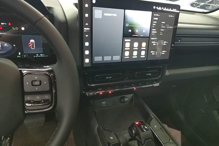 Used Haval Raptor New Energy 2024 Hi4 102 Pro Audio And AC Panel