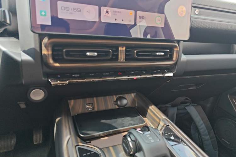 Used Haval Raptor New Energy 2024 Hi4 145 Pro Audio And AC Panel