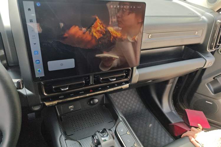 Used Haval Raptor New Energy 2024 Hi4 145 Cross-Over Edition Audio And AC Panel