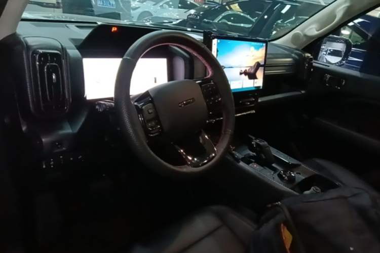 Used Haval Raptor New Energy 2024 Hi4 102 Pro Center Console