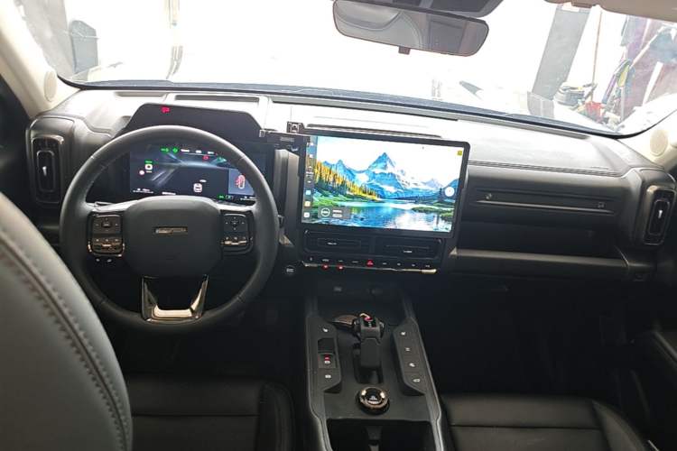 Used Haval Raptor New Energy 2024 Hi4 102 Pro Center Console