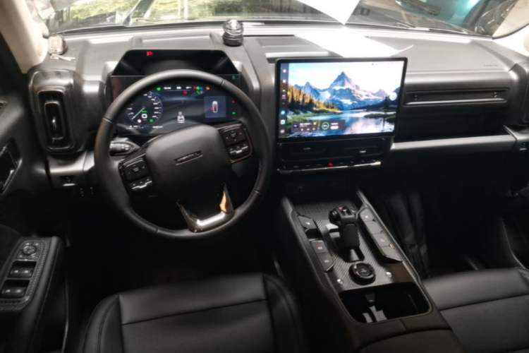 Used Haval Raptor New Energy 2024 Hi4 102 Pro Center Console