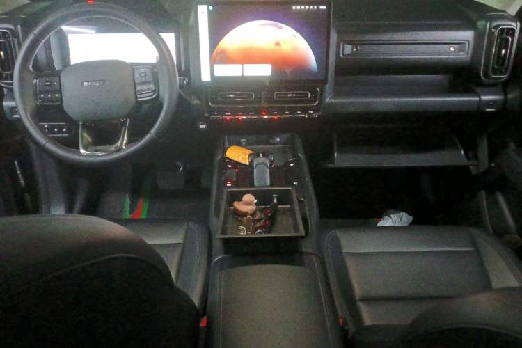 Used Haval Raptor New Energy 2024 Hi4 102 Pro Center Console