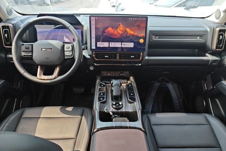 Used Haval Raptor New Energy 2024 Hi4 145 Pro Center Console