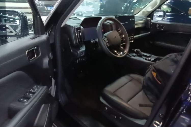 Used Haval Raptor New Energy 2024 Hi4 102 Pro Driver Seat