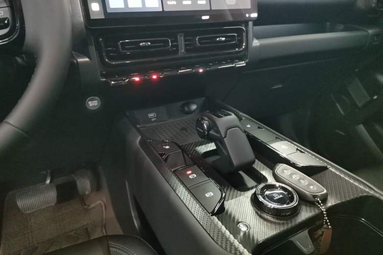 Used Haval Raptor New Energy 2024 Hi4 102 Pro Gear Lever