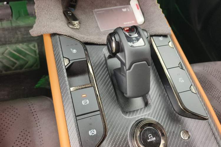 Used Haval Raptor New Energy 2024 Hi4 102 Pro Gear Lever