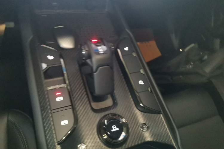 Used Haval Raptor New Energy 2024 Hi4 102 Pro Gear Lever