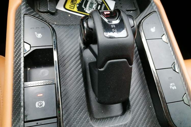Used Haval Raptor New Energy 2024 Hi4 102 Pro Gear Lever