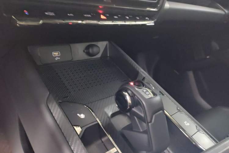 Used Haval Raptor New Energy 2024 Hi4 102 Pro Gear Lever