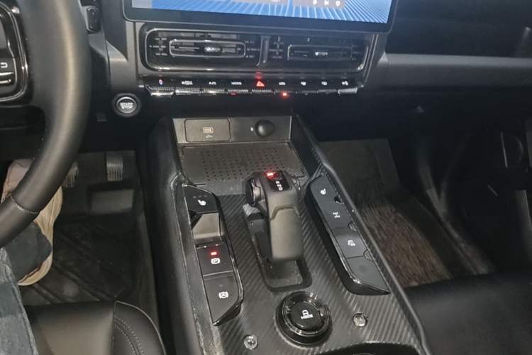 Used Haval Raptor New Energy 2024 Hi4 145 Cross-Over Edition Gear Lever