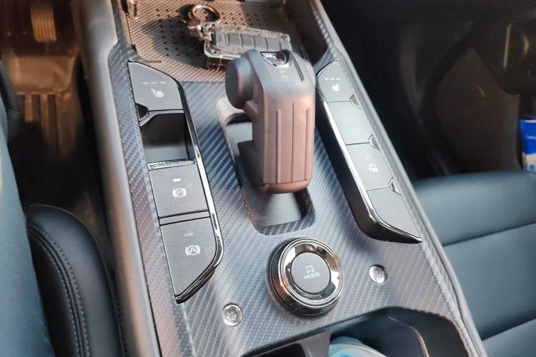 Used Haval Raptor New Energy 2024 Hi4 102 Pro Gear Lever