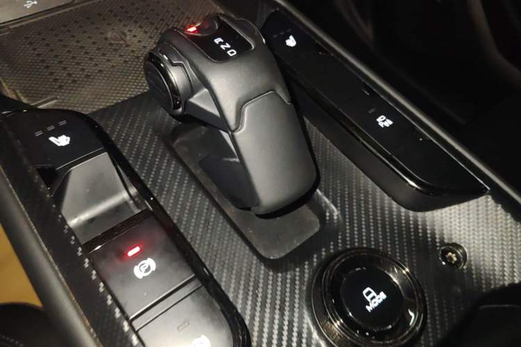 Used Haval Raptor New Energy 2024 Hi4 102 Pro Gear Lever