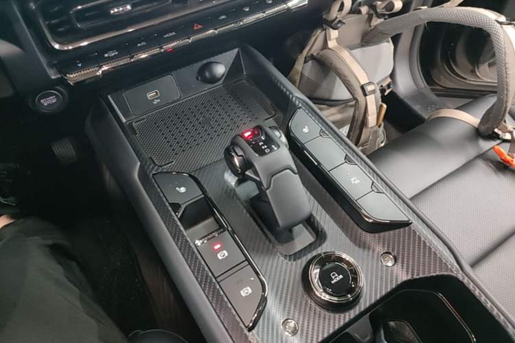 Used Haval Raptor New Energy 2024 Hi4 102 Pro Gear Lever