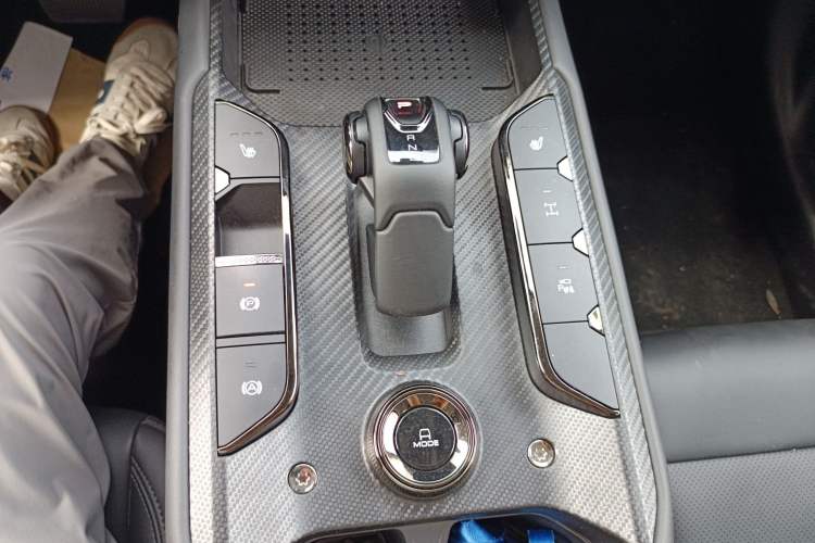 Used Haval Raptor New Energy 2024 Hi4 145 Cross-Over Edition Gear Lever