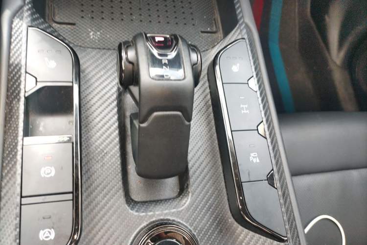 Used Haval Raptor New Energy 2024 Hi4 145 Cross-Over Edition Gear Lever