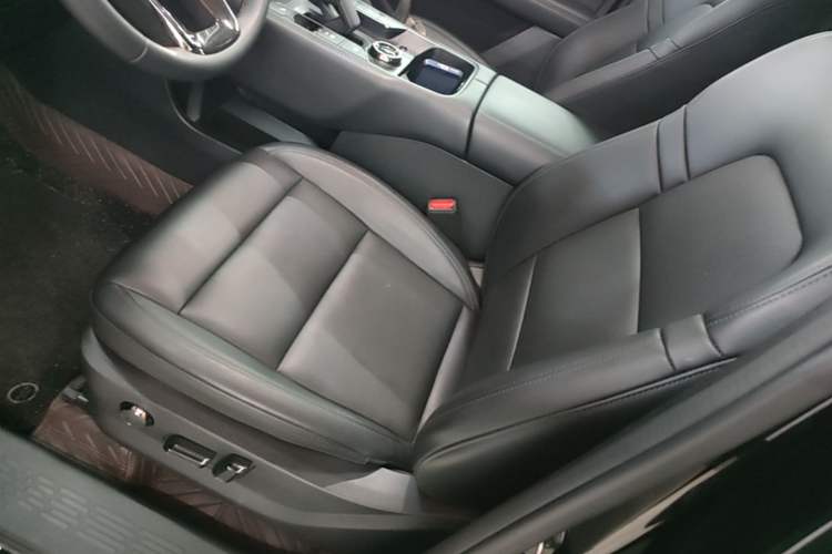 Used Haval Raptor New Energy 2024 Hi4 102 Pro Left Front Seat
