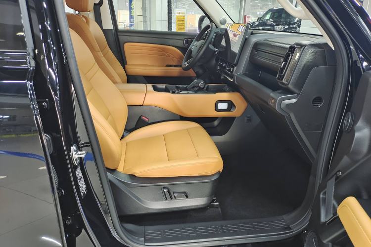 Used Haval Raptor New Energy 2024 Hi4 145 Cross-Over Edition Right Front Seat