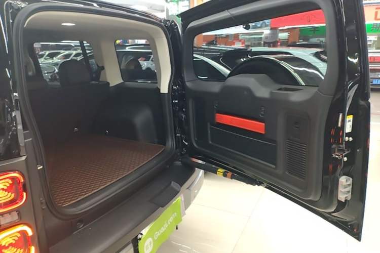 Used Haval Raptor New Energy 2024 Hi4 102 Pro Trunk