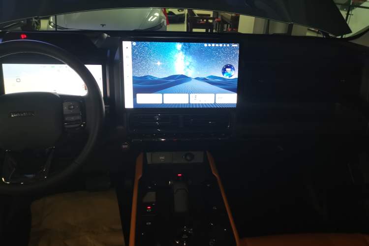 Used Haval Raptor New Energy 2024 Hi4 102 Pro Audio And AC Panel