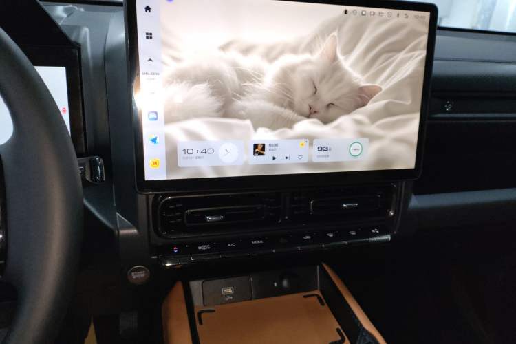 Used Haval Raptor New Energy 2024 Hi4 145 Cross-Over Edition Audio And AC Panel