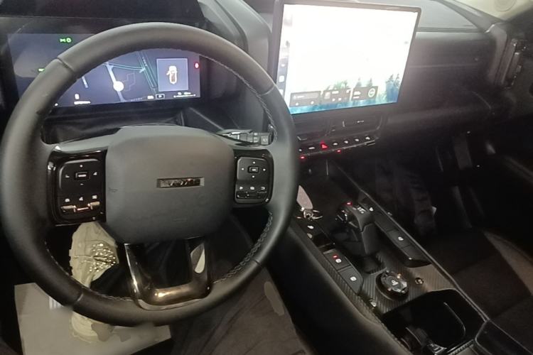 Used Haval Raptor New Energy 2024 Hi4 102 Pro Center Console