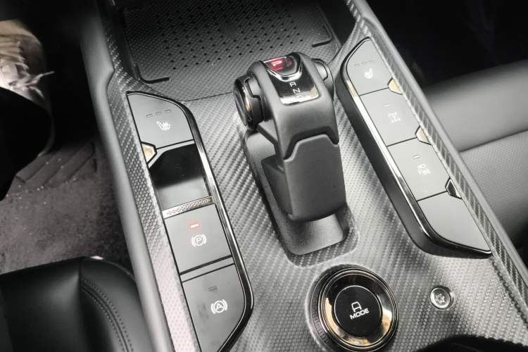Used Haval Raptor New Energy 2024 Hi4 145 Cross-Over Edition Gear Lever