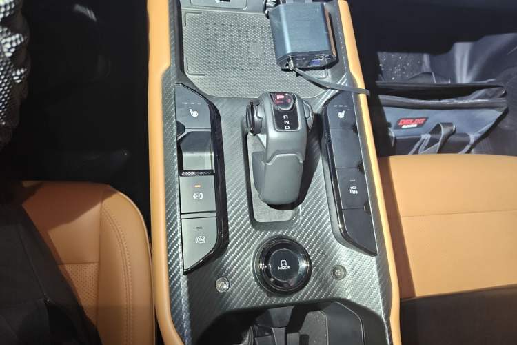 Used Haval Raptor New Energy 2024 Hi4 102 Pro Gear Lever
