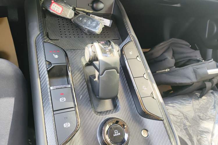 Used Haval Raptor New Energy 2024 Hi4 102 Pro Gear Lever
