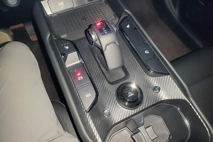 Used Haval Raptor New Energy 2024 Hi4 145 Pro Gear Lever