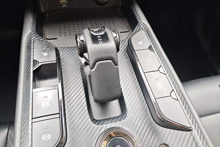 Used Haval Raptor New Energy 2024 Hi4 145 Cross-Over Edition Gear Lever