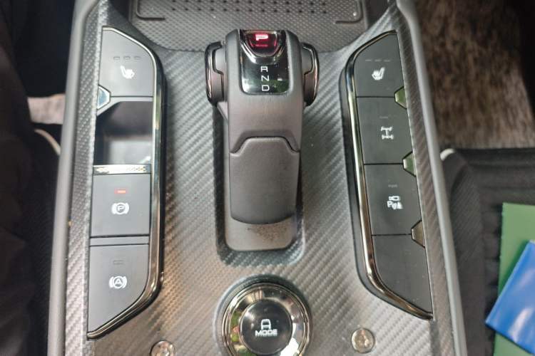 Used Haval Raptor New Energy 2024 Hi4 145 Cross-Over Edition Gear Lever