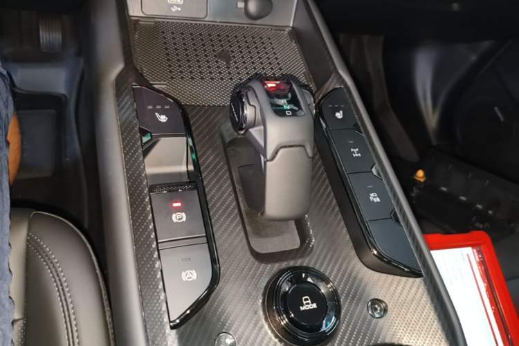 Used Haval Raptor New Energy 2024 Hi4 145 Cross-Over Edition Gear Lever