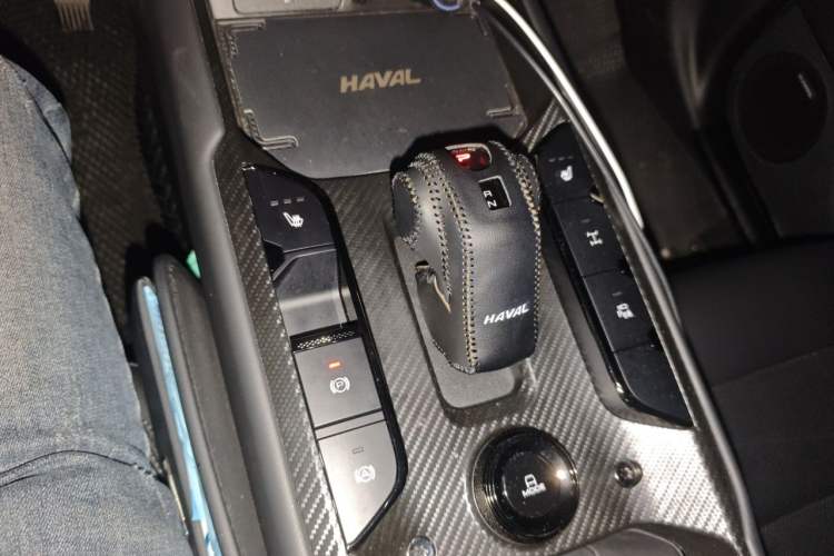 Used Haval Raptor New Energy 2024 Hi4 145 Cross-Over Edition Gear Lever
