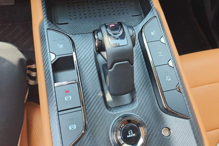 Used Haval Raptor New Energy 2024 Hi4 145 Cross-Over Edition Gear Lever