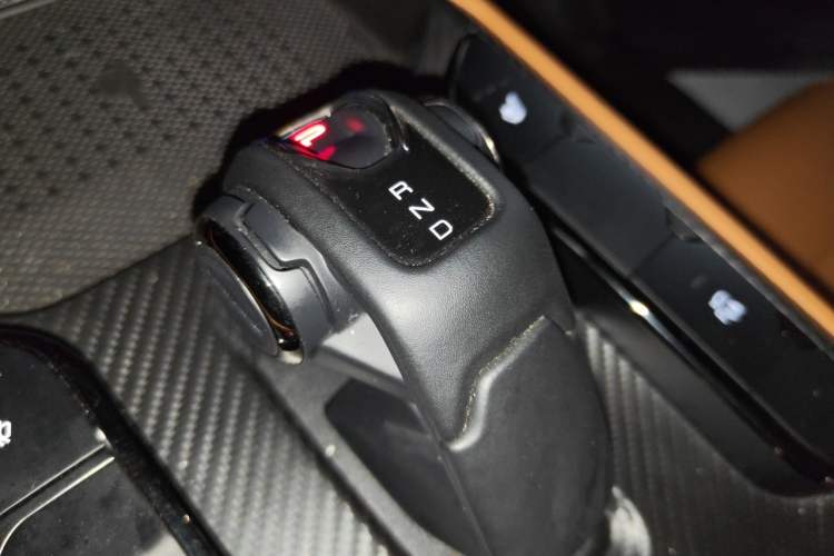 Used Haval Raptor New Energy 2024 Hi4 102 Pro Gear Lever