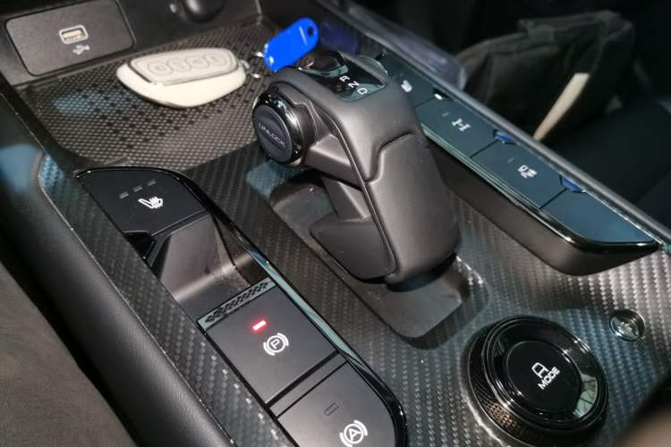 Used Haval Raptor New Energy 2024 Hi4 145 Cross-Over Edition Gear Lever