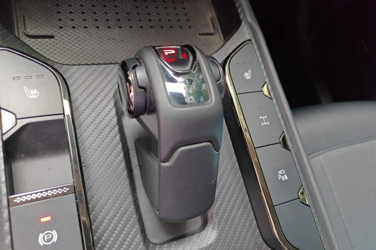 Used Haval Raptor New Energy 2024 Hi4 145 Cross-Over Edition Gear Lever