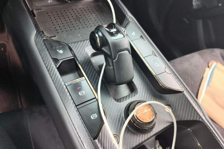 Used Haval Raptor New Energy 2024 Hi4 102 Pro Gear Lever