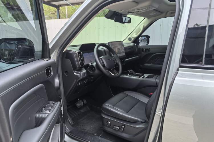 Used Haval Raptor New Energy 2024 Hi4 145 Cross-Over Edition Interior 1
