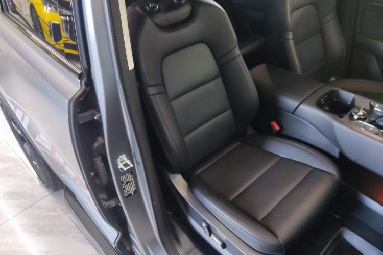 Used Haval Raptor New Energy 2024 Hi4 145 Cross-Over Edition Right Front Seat