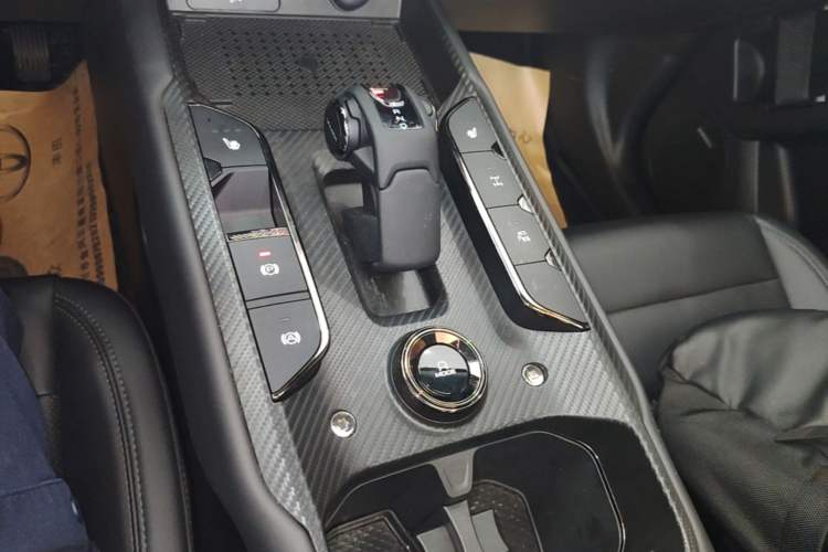 Used Haval Raptor New Energy 2024 Hi4 145 Cross-Over Edition Gear Lever