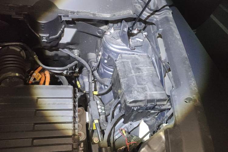 Used Haval Raptor New Energy 2024 Hi4 145 Cross-Over Edition Engine Bay Left